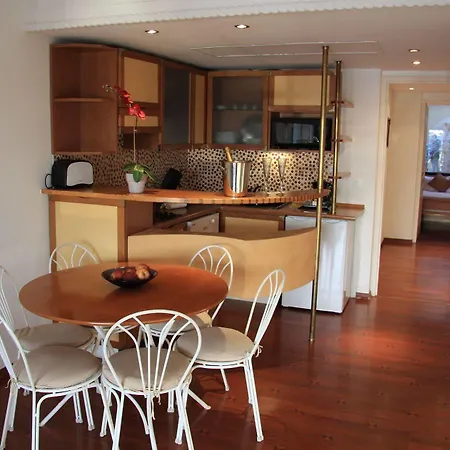 Le Quai Des Princes Отель 4*