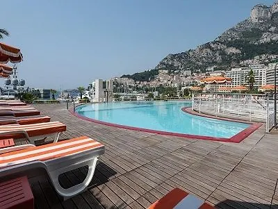 Отель Le Quai Des Princes 4*